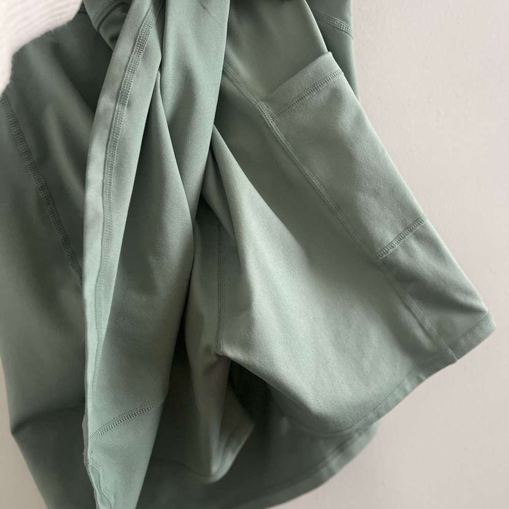 Green Workout Dress w/ shorts & pockets super soft excellent condition Sz XS - Picture 5 of 6